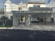 CASA EN VENTA EN JURIQUILLA EN CAMPO DE GOLF