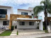 CASA EN VENTA EN JURIQUILLA PARA INVERSIONISTAS