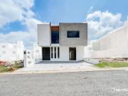 Casa en venta en Juriquilla Querétaro 1569