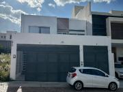 CASA EN VENTA CUMBRES DE JURIQUILLA