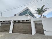 CASA EN VENTA EN JURIQUILLA, SAN FRANCISCO, CON ALBERCA...