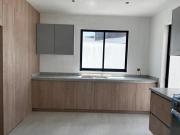 Casa en Venta en Juriquilla, San Isidro, Moderna y con...