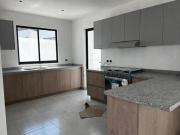 Casa en Venta en Juriquilla, San Isidro, Moderna y con...