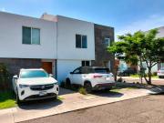 CASA EN VENTA EN JURIQUILLA SANTA FE, CONDOMINIO EL SILENCIO