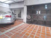 casa en venta en la america. Cod V59443