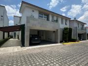 Casa en Venta en La Asunción, Metepec Frente a...
