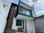 Casa en venta en La Calera con recámara en planta baja