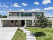 Casa en venta en La Calesa, Pilará