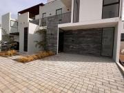 CASA EN VENTA EN LA CARTUJA FRENTE ÁREA VERDE