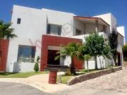 Casa en Venta en la Ciudad de Chuhuahua, con seguridad,...