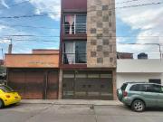 CASA EN VENTA EN LA COL. MARIANO ESCOBEDO