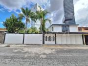 Casa en venta en la Col. Santa Cruz Buena Vista,...