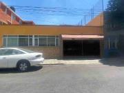 CASA EN VENTA EN LA COLONIA INDUSTRIAL CERCA DE PLAZA...