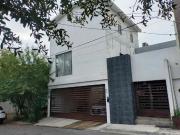 Casa en venta en la Colonia Los Cedros, muy cerca de...