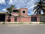 Casa en Venta en la Colonia Nueva Chiche Itza con...