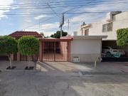 CASA EN VENTA EN LA COLONIA PALMAS SAN ISIDRO, EN...