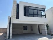 Casa en venta en La Escondida, Saltillo, Coahuila de...