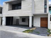 Casa en venta en La Escondida, Saltillo, Coahuila de...
