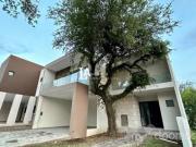 CASA EN VENTA EN LA JOYA RESIDENCIAL