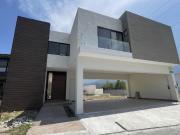 Casa en Venta en La Joya Residencial