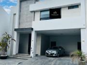 CASA EN VENTA EN LA JOYA RESIDENCIAL