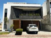 Casa en Venta en La Loma de Gran Reserva, con amplio...