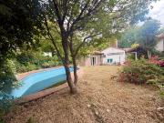 Casa en venta en La Lucila en una planta c/ gran jardín