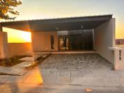 CASA EN VENTA EN LA MEJOR ZONA RESIDENCIAL DE IRAPUATO,...