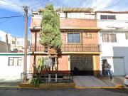 CASA EN VENTA EN LA PERLA NEZAHUALCOYOTL DE REMATE YA...