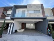 CASA EN VENTA EN LA PERLA NORTE