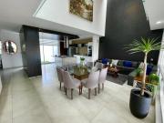 CASA EN VENTA EN LA PERLA NORTE AMPLIOS ESPACIOS MODELO...