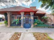 CASA EN VENTA EN LA PLATA 3 DORMITORIOS APTO BANCO