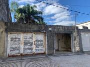 Casa de tres dormitorios en venta en La Plata