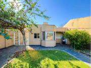 Casa EN VENTA EN LA PLATA PLANTA BAJA PILETA 4...