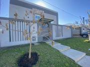 CASA EN VENTA EN LA PLATA TRES DORMITORIOS COCHERA...