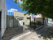 CASA EN VENTA EN LA PLATA TRES DORMITORIOS PATIO