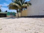 Casa en venta en la playa a una calle del mar