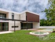 Casa en venta en la Privada Kutz, en el Yucatán Country Club