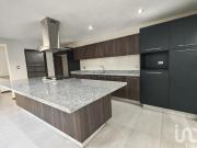 CASA EN VENTA EN LA RECTA A CHOLULA