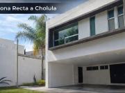 Casa en venta en la Recta a Cholula de 5 recamaras una...