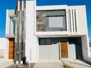 CASA EN VENTA EN LA RESERVA, VALLE DE JURIQUILLA
