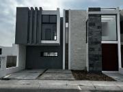 CASA EN VENTA EN LA RESERVA VALLE DE JURIQUILLA VC214