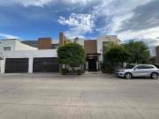 CASA EN VENTA EN LA RIOJA PONIENTE