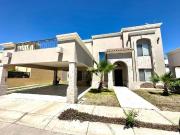 Casa en venta en La Rioja Poniente Hermosillo, equipada,...