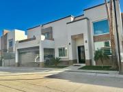 Casa en venta en La Rioja Poniente Residencial...