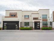 Casa en venta en La Rioja Residencial Hermosillo, 492 m²...