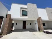 Casa en venta en La Rioja Residencial, Torreón, Coahuila...