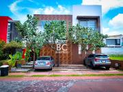 Casa en Venta en La Rioja, Tlajomulco | 5 Recámaras y...
