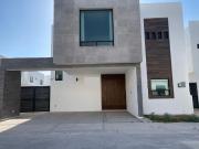 Casa en venta en La Toscana Residencial, Torreón,...