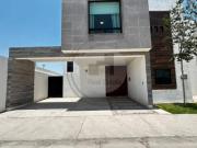 Casa en venta en La Toscana Residencial, Torreón,...